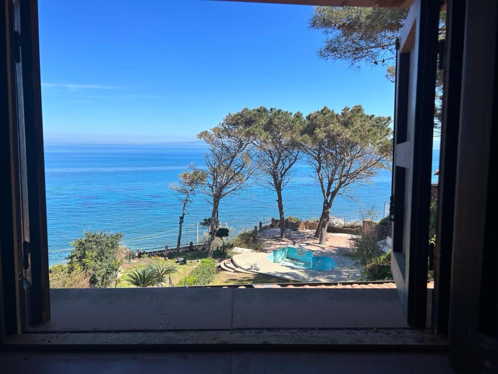 Villa Amalia Sul Mare Messina Eksteriør billede
